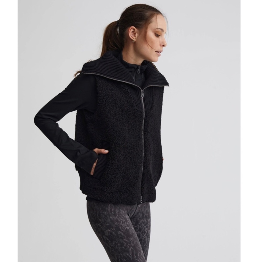 Varley Aspen Gilet Small NWOT black